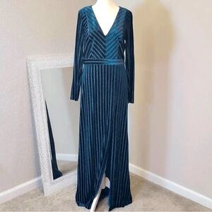 Badgley Mischka Belle Velvet Gown Dress Navy Size 10 New with tags